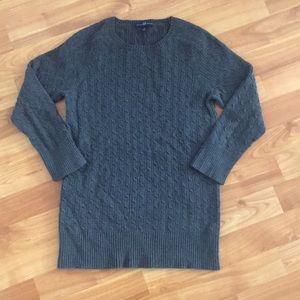 Gap 3 quarter sleeve grey sweater